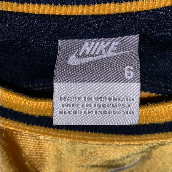 Nike kids Basketball shirt and shorts - Picture 3 of 8